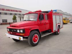 東風(fēng)尖頭3.3T水灌消防車