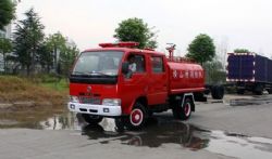 東風雙排消防灑水車