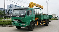 東風多利卡隨車起重運輸車