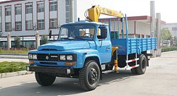 尖頭140隨車起重運輸車
