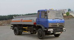東風平頭化工液體運輸車 