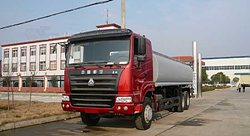 斯太爾后雙橋化工液體運輸車 