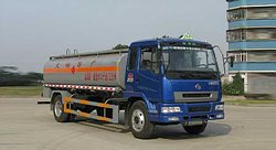 華菱單橋化工液體運(yùn)輸車 