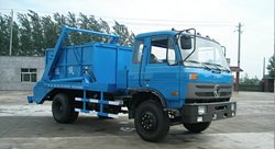 東風145擺臂式垃圾車