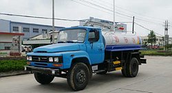 東風尖頭吸糞車