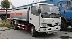 東風(fēng)金霸油罐車 