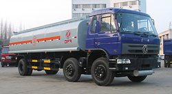 東風小三軸油罐車 