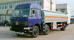 東風高頂臥小三軸加油車