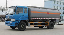解放油罐車
