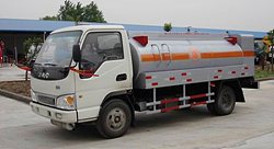 歐曼前四后八油罐車 